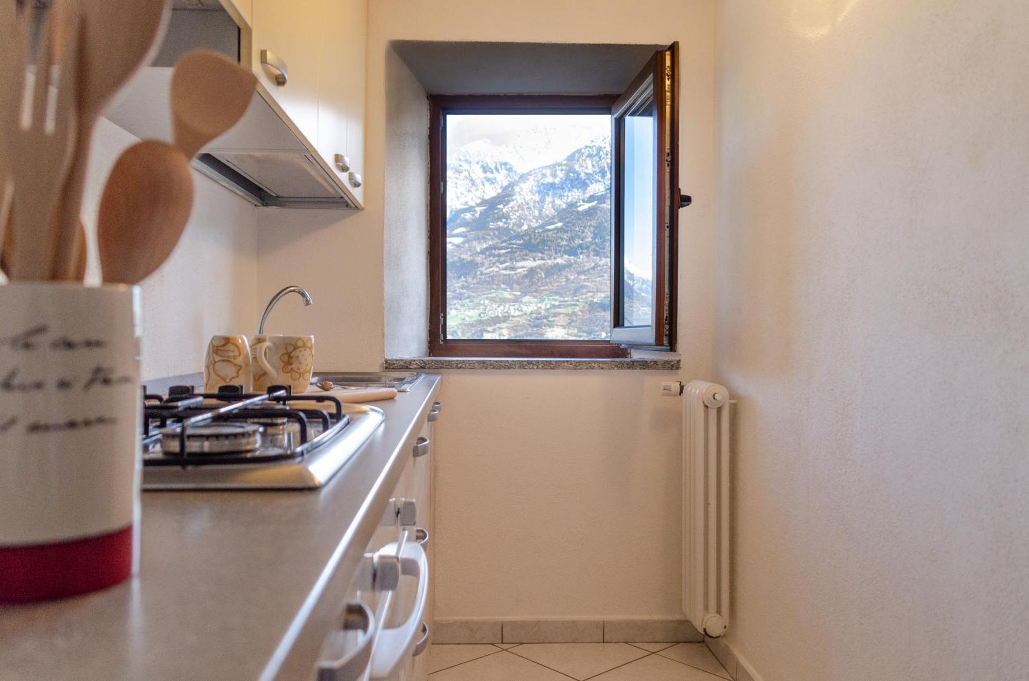 Вилла La Casa Degli Aromi - Vista Montagna E Relax Аоста Экстерьер фото