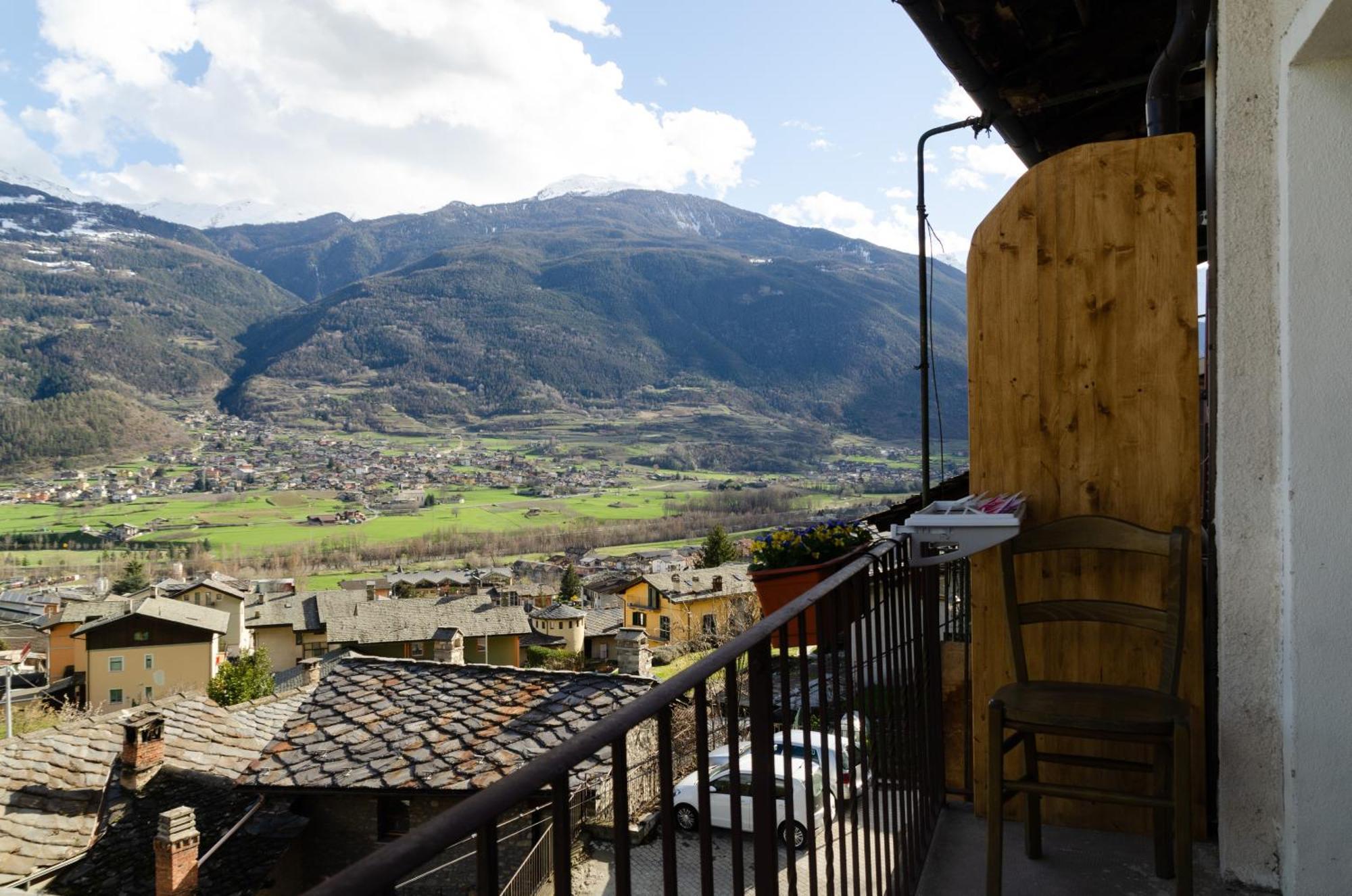 Вилла La Casa Degli Aromi - Vista Montagna E Relax Аоста Экстерьер фото